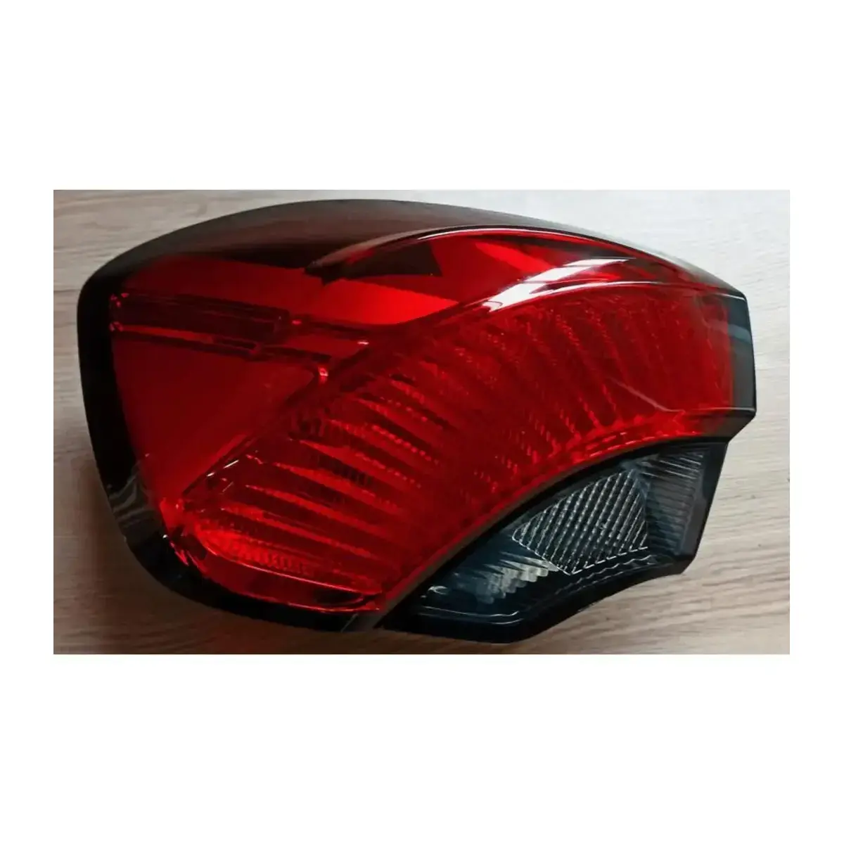 52078932 STOP LAMBASI DIS SOL DUYLU AMPULLU EGEA 17> HB PLEKSAN